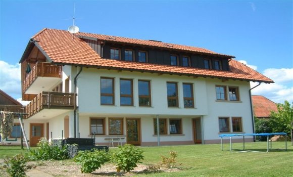 Foto 1-2 Familienhaus